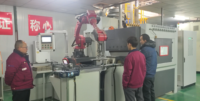 北海喷砂机在模具清理中的专业应用